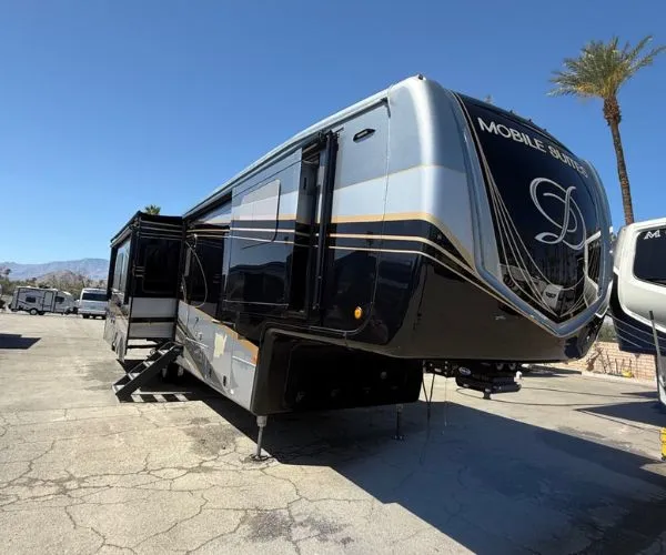 Fifth-Wheel Trailers FL